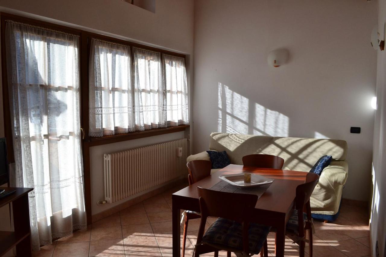 Appartamento Casa Adamello Giustino Esterno foto
