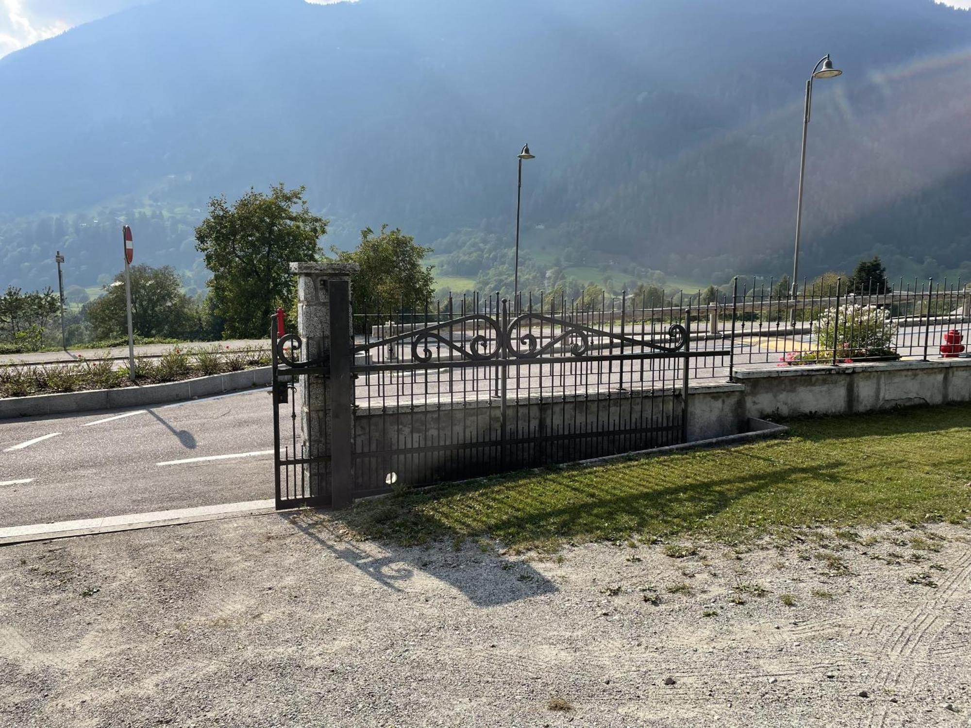 Appartamento Casa Adamello Giustino Esterno foto